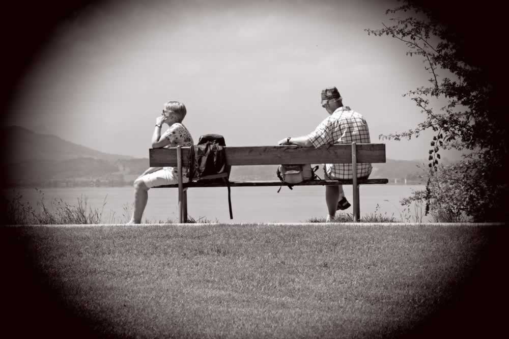 man-woman-bench-sit-163108.jpg